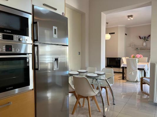 Central Apartment In Quiet Neighborhood Near Sandy Beach La Canea Esterno foto