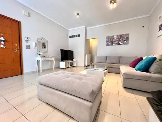 Central Apartment In Quiet Neighborhood Near Sandy Beach La Canea Esterno foto