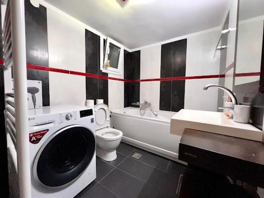 Central Apartment In Quiet Neighborhood Near Sandy Beach La Canea Esterno foto